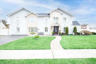 35 Carnation Road, Levittown, NY 11756