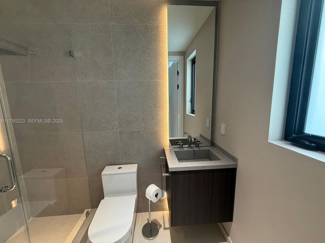 125 SW 29th Rd, Miami, FL 33129