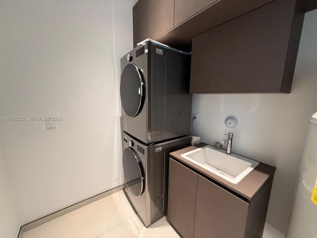 125 SW 29th Rd, Miami, FL 33129