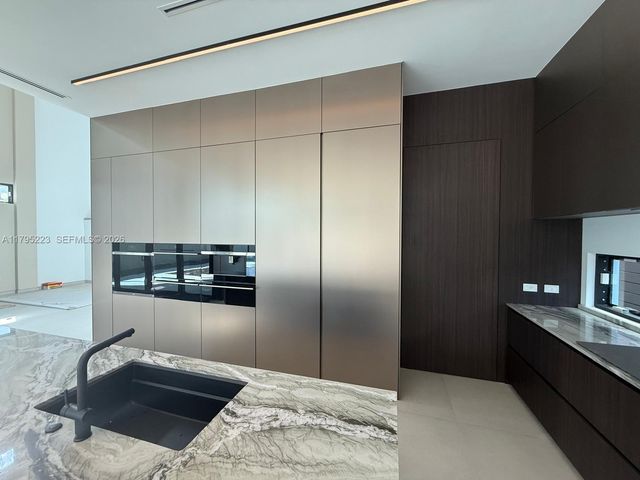 125 SW 29th Rd, Miami, FL 33129