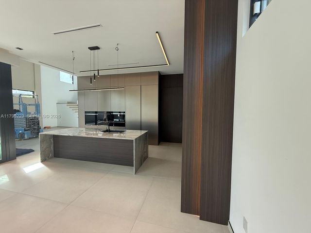 125 SW 29th Rd, Miami, FL 33129