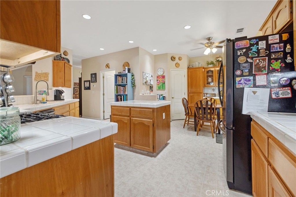 Image 26 of property listing at 1547 W Claridge Court, Hanford, CA 93230