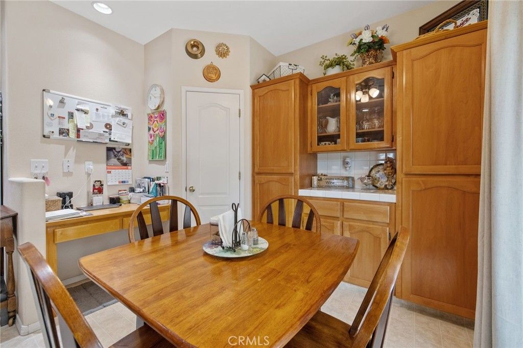 Image 28 of property listing at 1547 W Claridge Court, Hanford, CA 93230