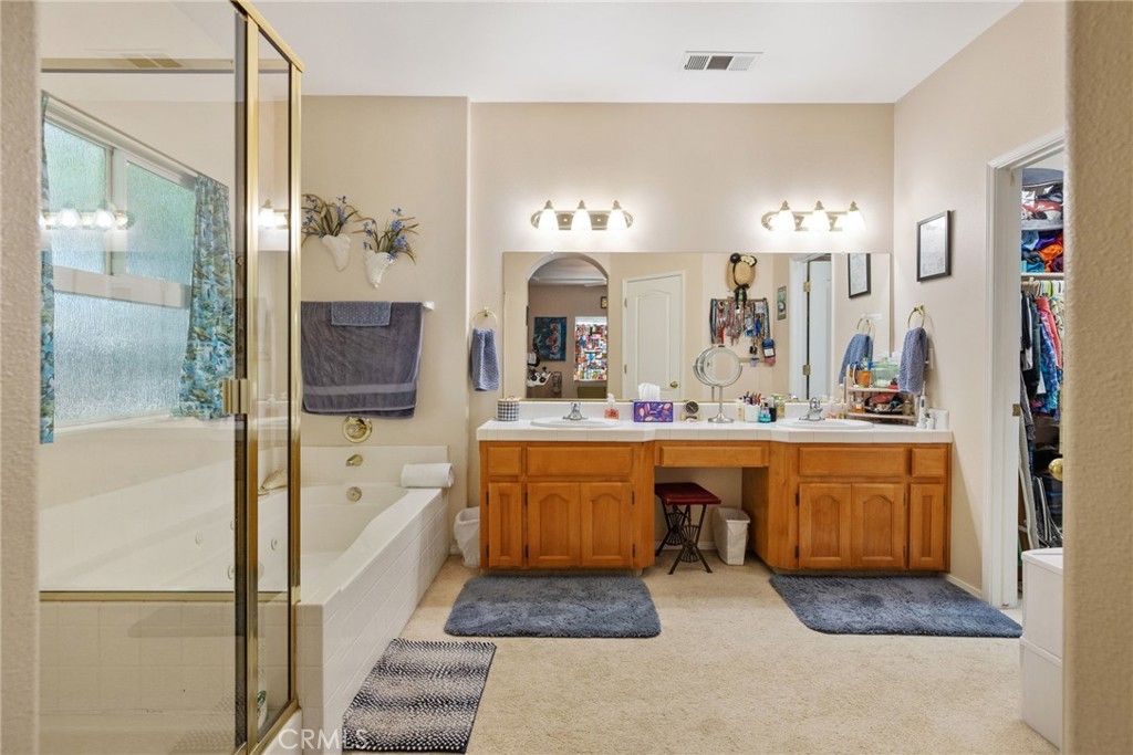 Image 36 of property listing at 1547 W Claridge Court, Hanford, CA 93230