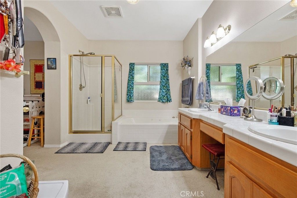 Image 38 of property listing at 1547 W Claridge Court, Hanford, CA 93230