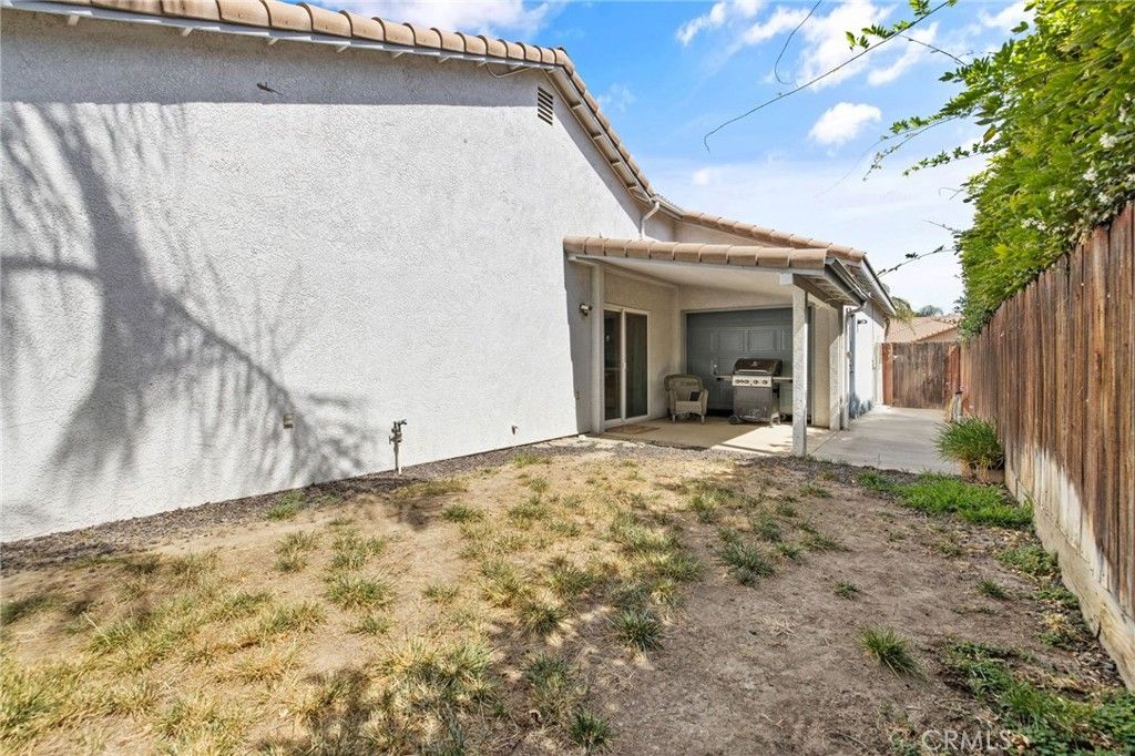 Image 40 of property listing at 1547 W Claridge Court, Hanford, CA 93230