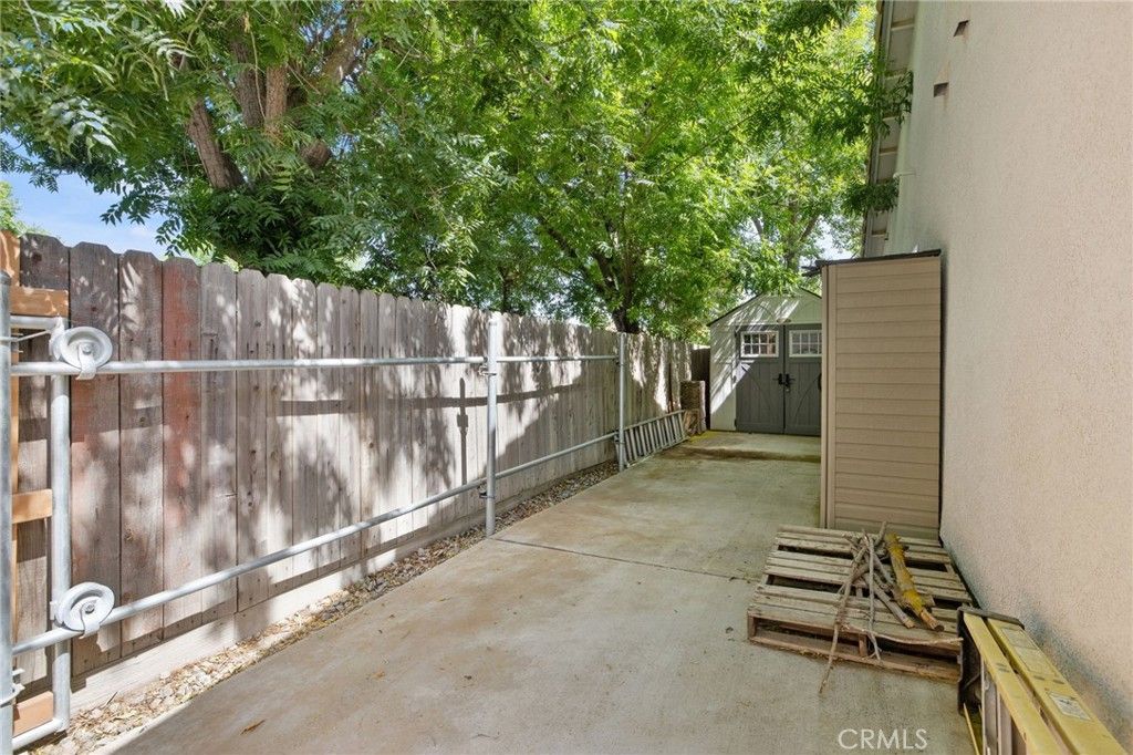 Image 50 of property listing at 1547 W Claridge Court, Hanford, CA 93230