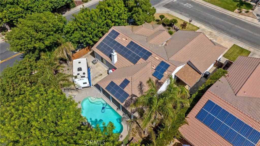 Image 52 of property listing at 1547 W Claridge Court, Hanford, CA 93230