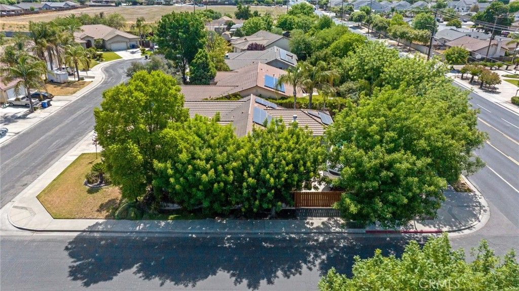 Image 55 of property listing at 1547 W Claridge Court, Hanford, CA 93230