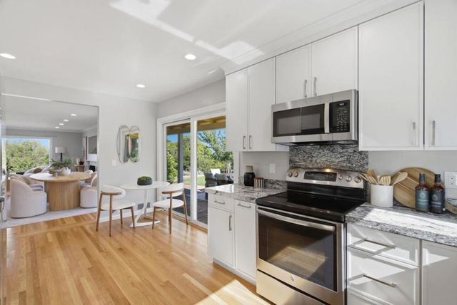 25900 Vinedo, Los Altos Hills, CA 94022