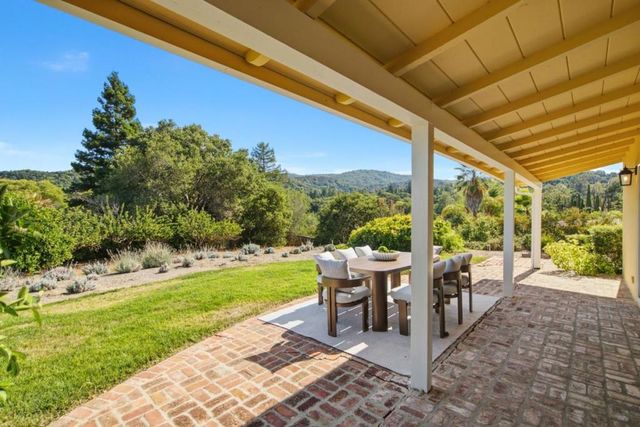 25900 Vinedo, Los Altos Hills, CA 94022