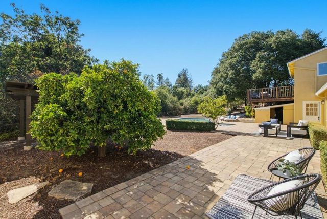 25900 Vinedo, Los Altos Hills, CA 94022
