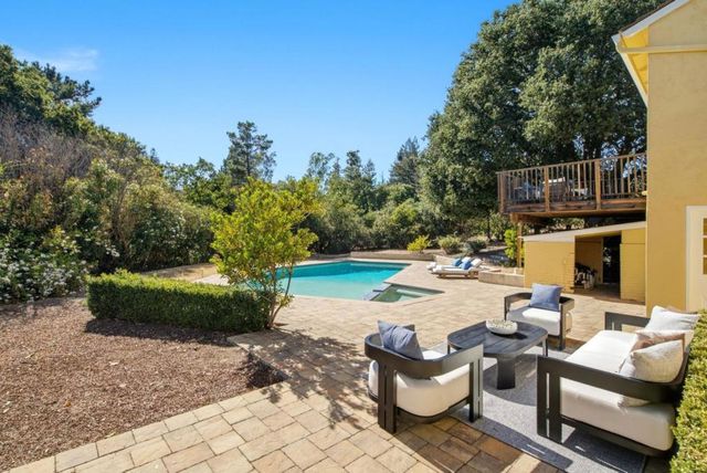 25900 Vinedo, Los Altos Hills, CA 94022