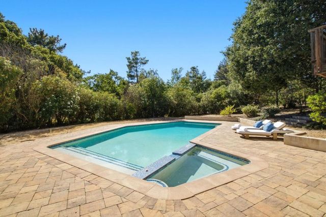 25900 Vinedo, Los Altos Hills, CA 94022