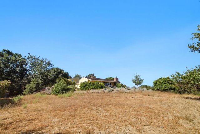 25900 Vinedo, Los Altos Hills, CA 94022