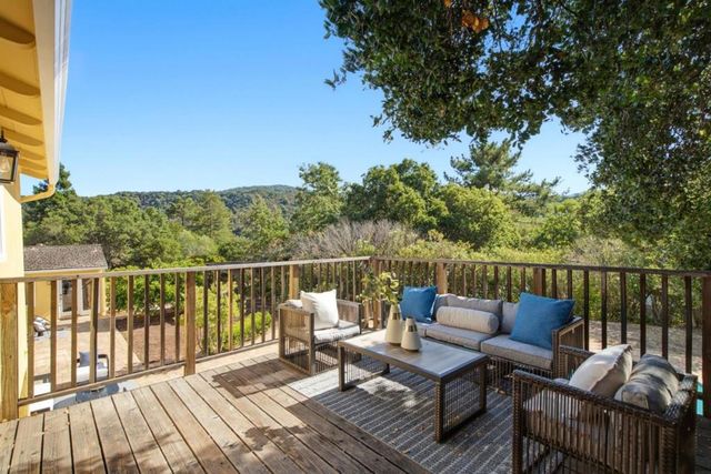 25900 Vinedo, Los Altos Hills, CA 94022