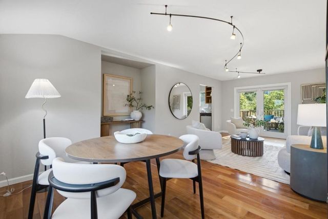 25900 Vinedo, Los Altos Hills, CA 94022