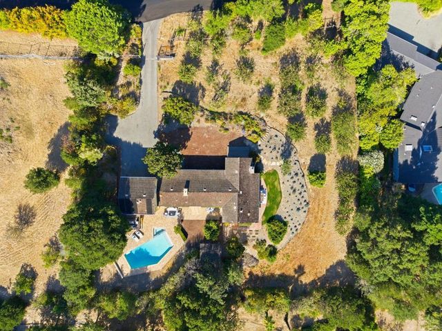 25900 Vinedo, Los Altos Hills, CA 94022