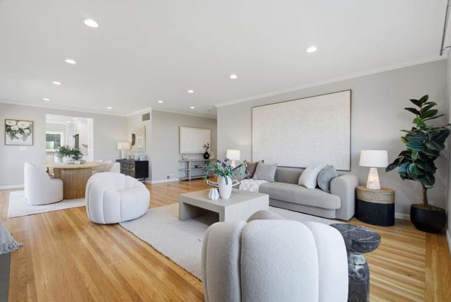25900 Vinedo, Los Altos Hills, CA 94022