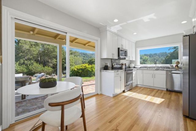 25900 Vinedo, Los Altos Hills, CA 94022