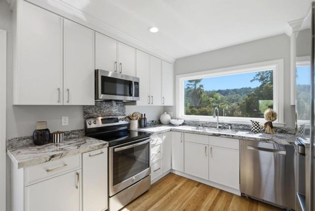 25900 Vinedo, Los Altos Hills, CA 94022