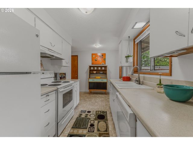 6303 Sw 60TH Ave, Portland, OR 97221