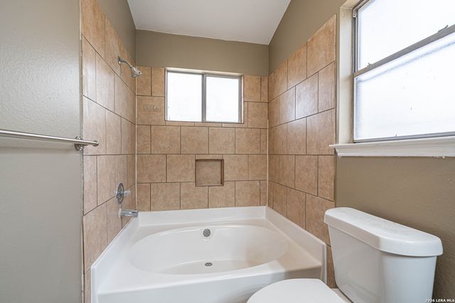 821 Meadow Stone, Converse, TX 78109
