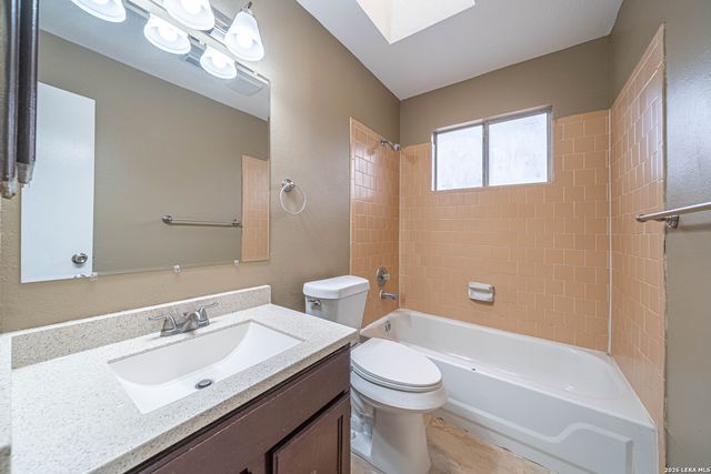 821 Meadow Stone, Converse, TX 78109