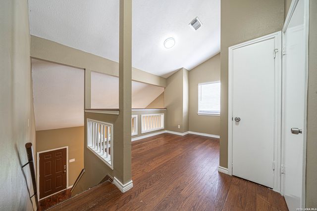 821 Meadow Stone, Converse, TX 78109