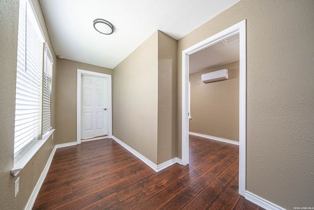 821 Meadow Stone, Converse, TX 78109