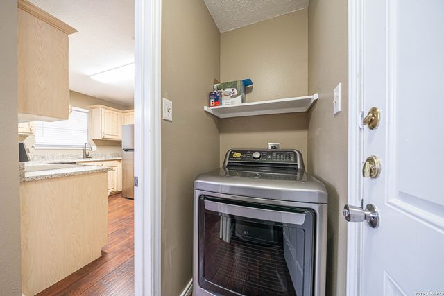 821 Meadow Stone, Converse, TX 78109
