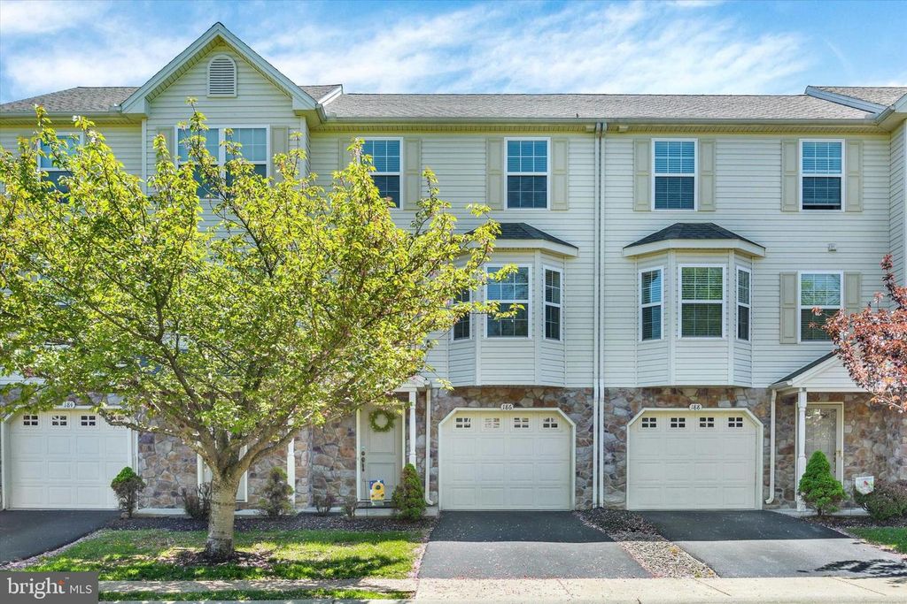186 MAPLETON DR, Harrisburg, PA 17112