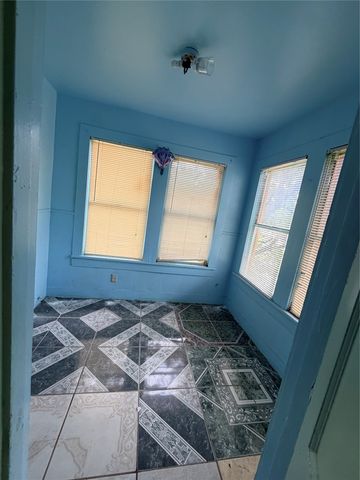 2205 Roosevelt Avenue, Fort Worth, TX 76164
