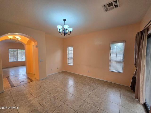 923 E SAVANNAH Drive, Chandler, AZ 85225