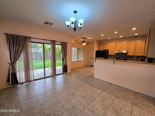 923 E SAVANNAH Drive, Chandler, AZ 85225