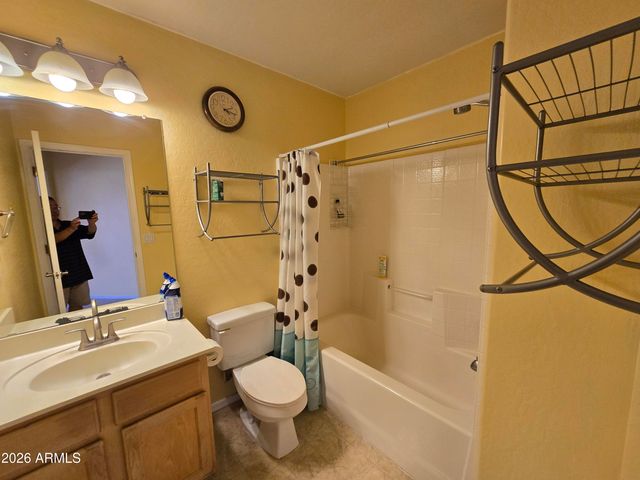 923 E SAVANNAH Drive, Chandler, AZ 85225