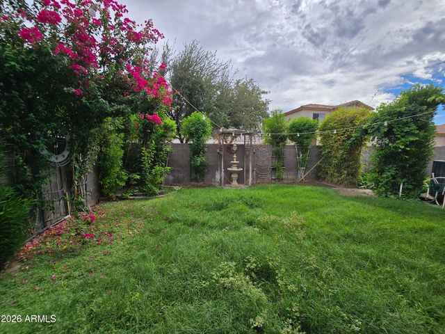 923 E SAVANNAH Drive, Chandler, AZ 85225