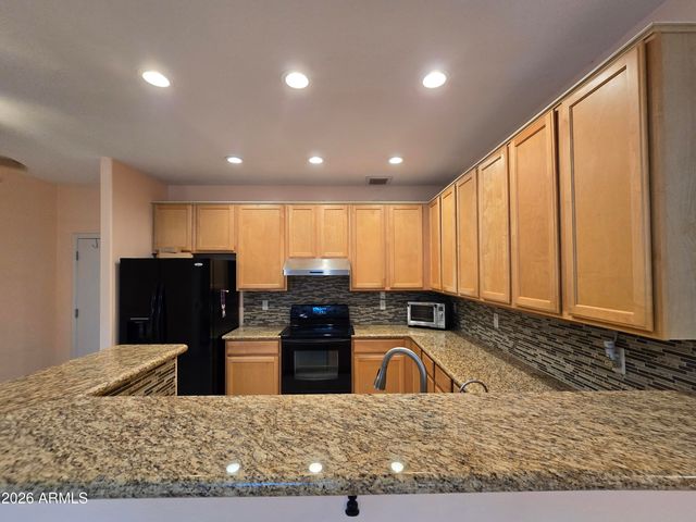 923 E SAVANNAH Drive, Chandler, AZ 85225
