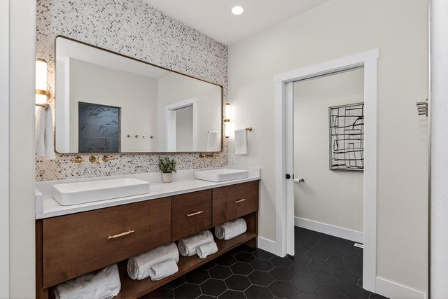 6629 Morning Dew Lane, Sun Prairie, WI 53590