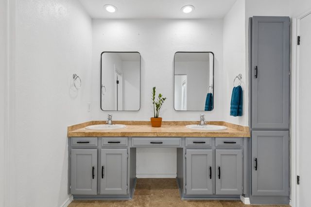 3227 Elizabeth Street, Dallas, TX 75204