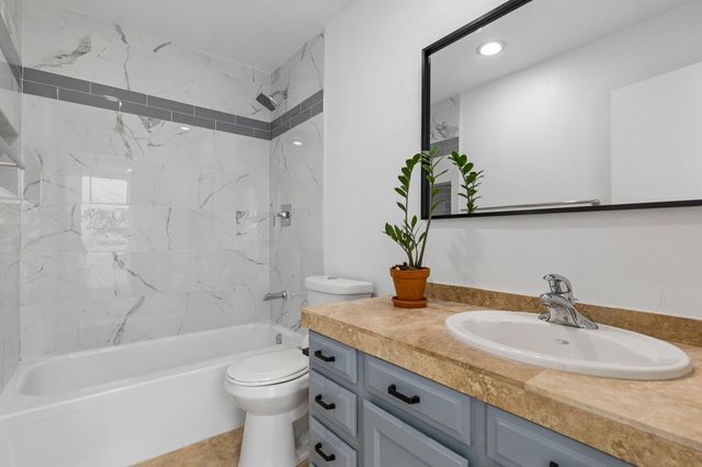 3227 Elizabeth Street, Dallas, TX 75204