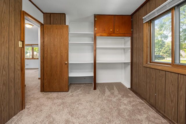 1530 E Morgan AVENUE, Milwaukee, WI 53207