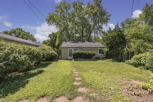 1530 E Morgan AVENUE, Milwaukee, WI 53207