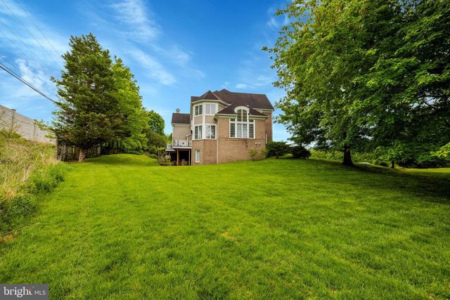 11270 STONES THROW DR, Reston, VA 20194