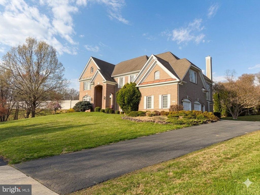 11270 STONES THROW DR, Reston, VA 20194