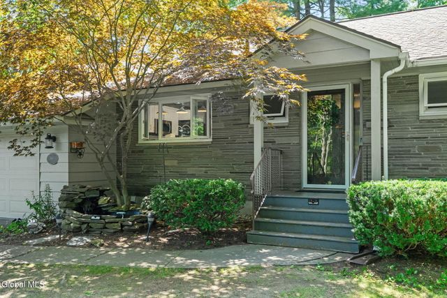 893 Heather Lane, Niskayuna, NY 12309