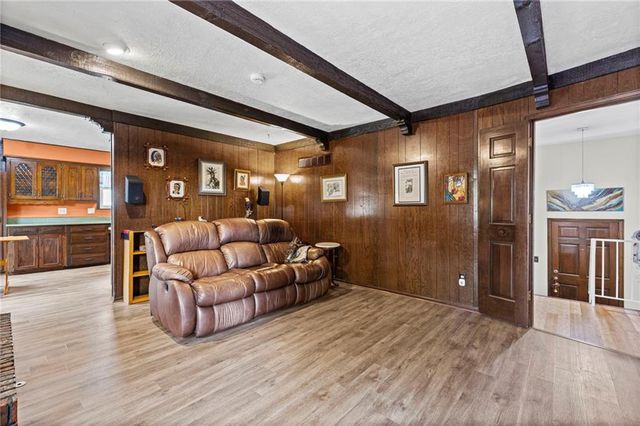 3408 S Phelps Road, Independence, MO 64055