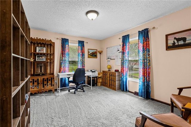 3408 S Phelps Road, Independence, MO 64055