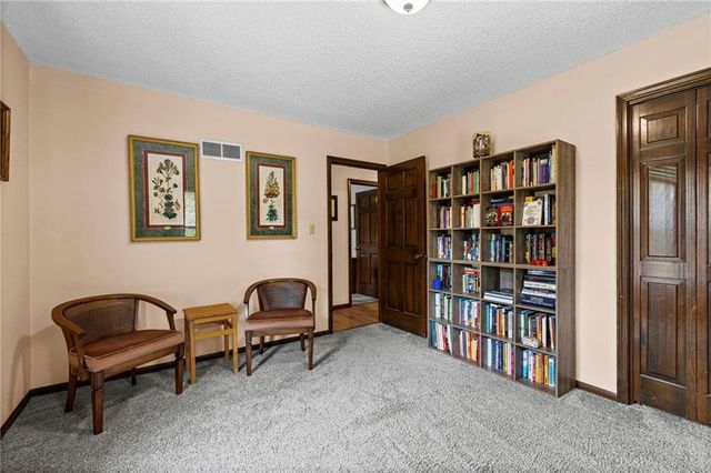 3408 S Phelps Road, Independence, MO 64055