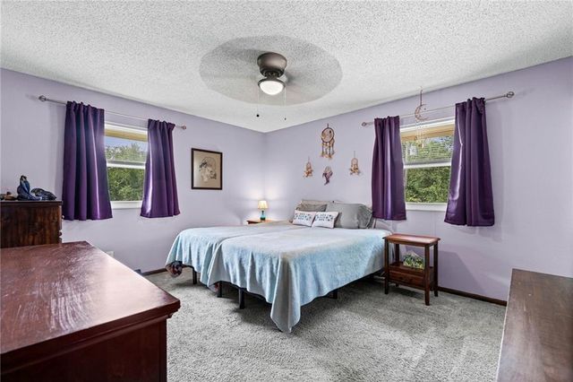 3408 S Phelps Road, Independence, MO 64055